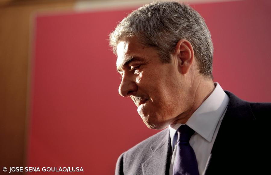 Alunos surpreendem primeiro-ministro e Mariano Gago com protesto – Imagem 1