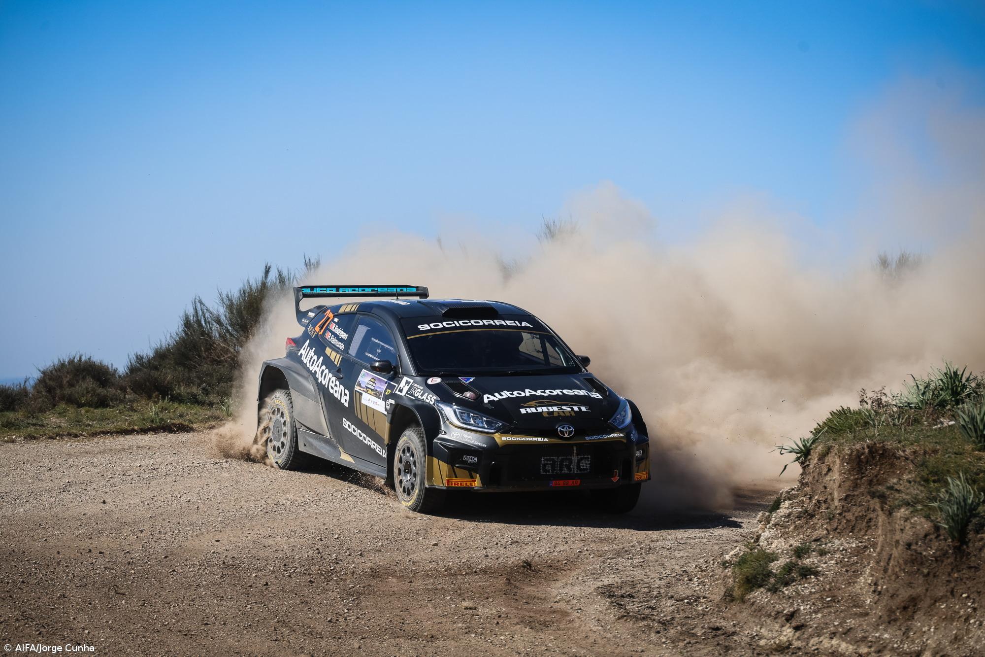 Rali Terras d’Aboboreira com cinco açorianos – Imagem 1