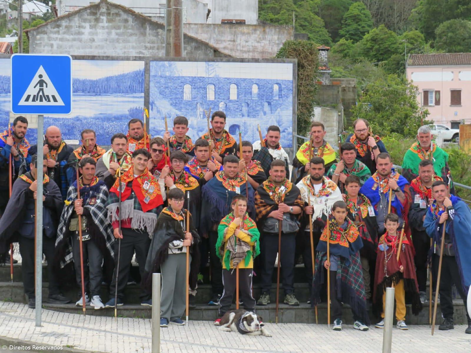A história da Boneca, a cadela dos Romeiros dos Fenais da Luz – Imagem 1