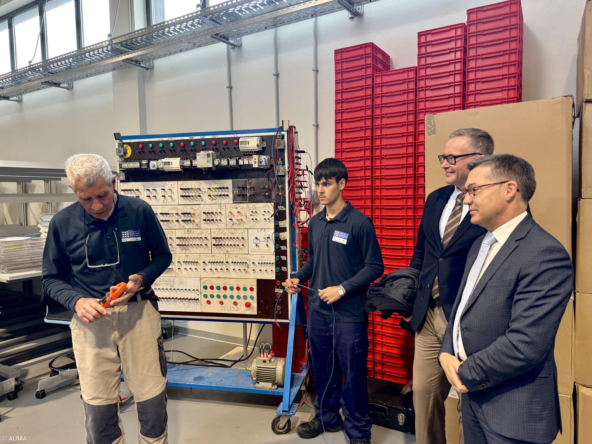 Presidente do parlamento regional destaca papel da educação  – Imagem 1