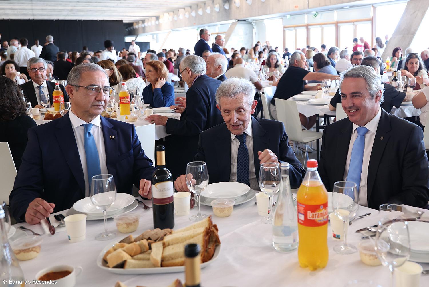 Sopas do Espírito Santo servidas em Ponta Delgada no Dia dos Açores comemoram a partilha – Imagem 2