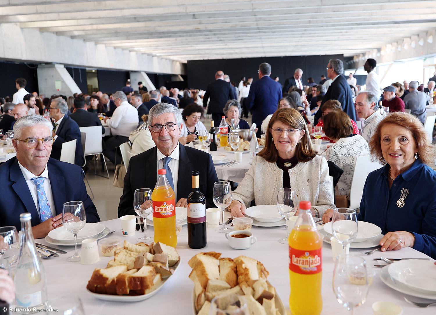 Sopas do Espírito Santo servidas em Ponta Delgada no Dia dos Açores comemoram a partilha – Imagem 3