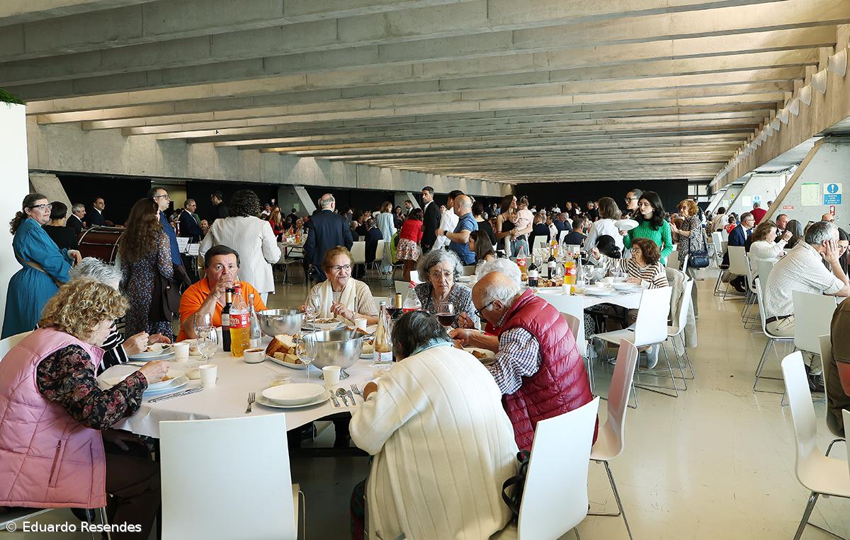 União à mesa com Sopas do Espírito Santo  – Imagem 1