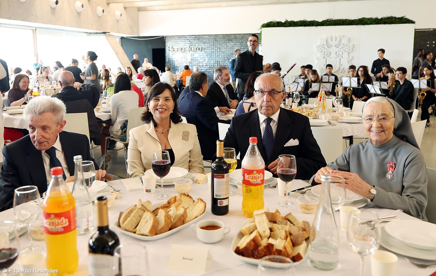 União à mesa com Sopas do Espírito Santo  – Imagem 19