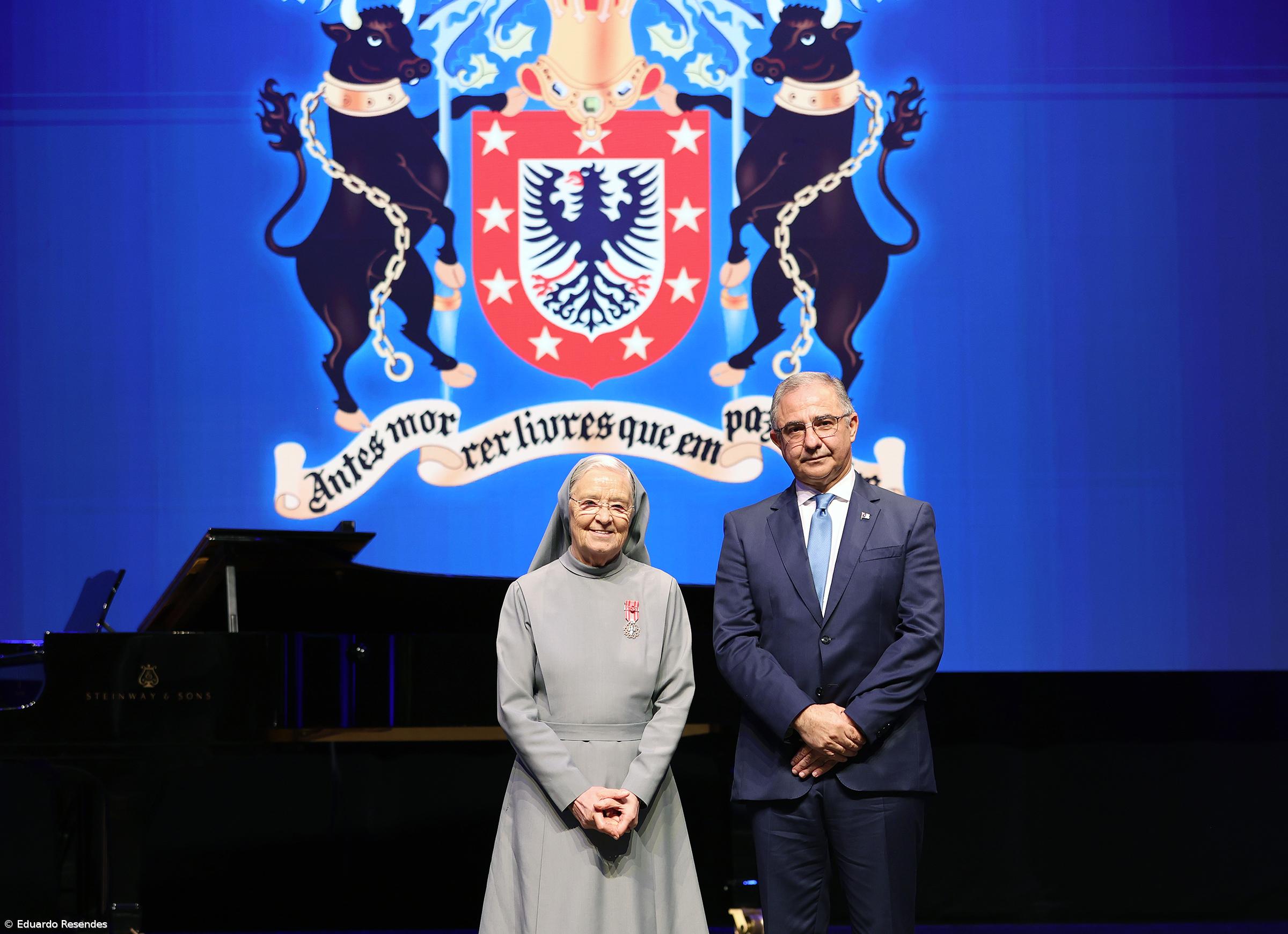 Personalidades e instituições distinguidas com as insígnias honoríficas açorianas – Imagem 18