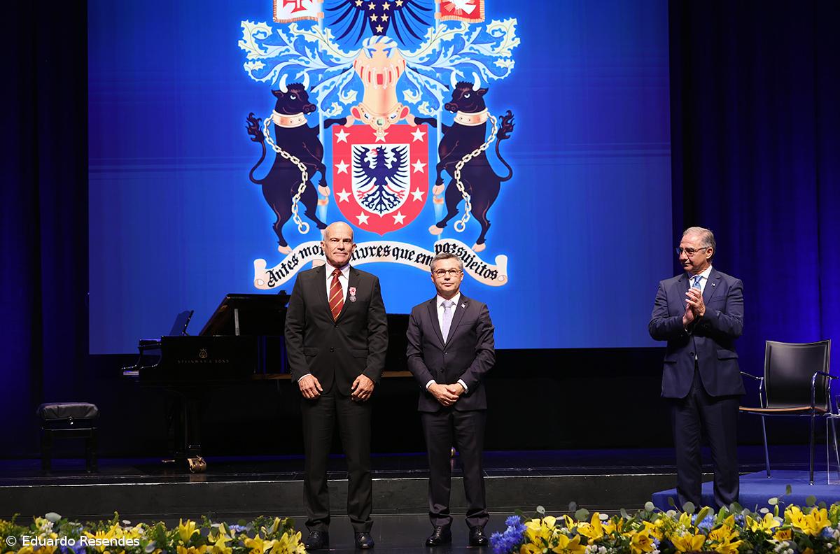 Personalidades e instituições distinguidas com as insígnias honoríficas açorianas – Imagem 17