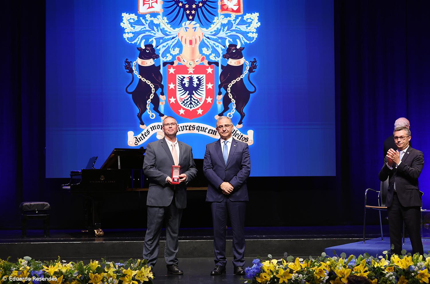 Personalidades e instituições distinguidas com as insígnias honoríficas açorianas – Imagem 16