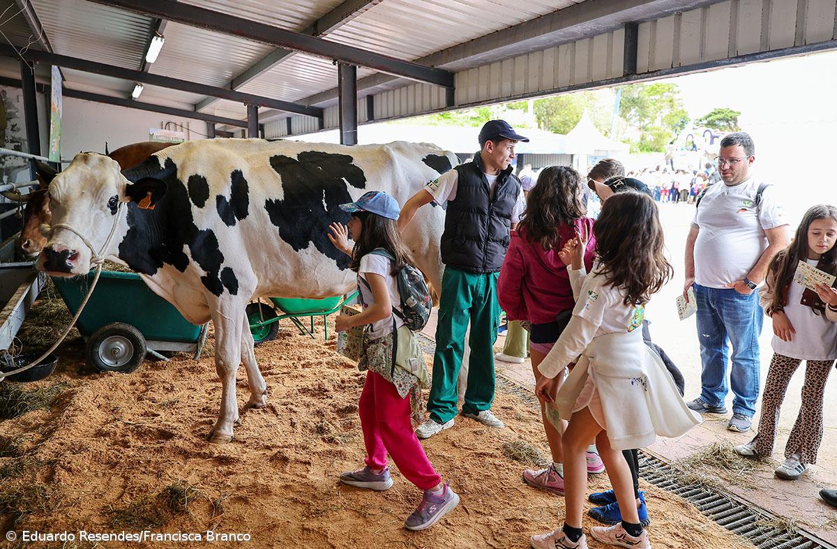 Milhares de crianças invadiram a Feira Agrícola (Com fotos) – Imagem 17