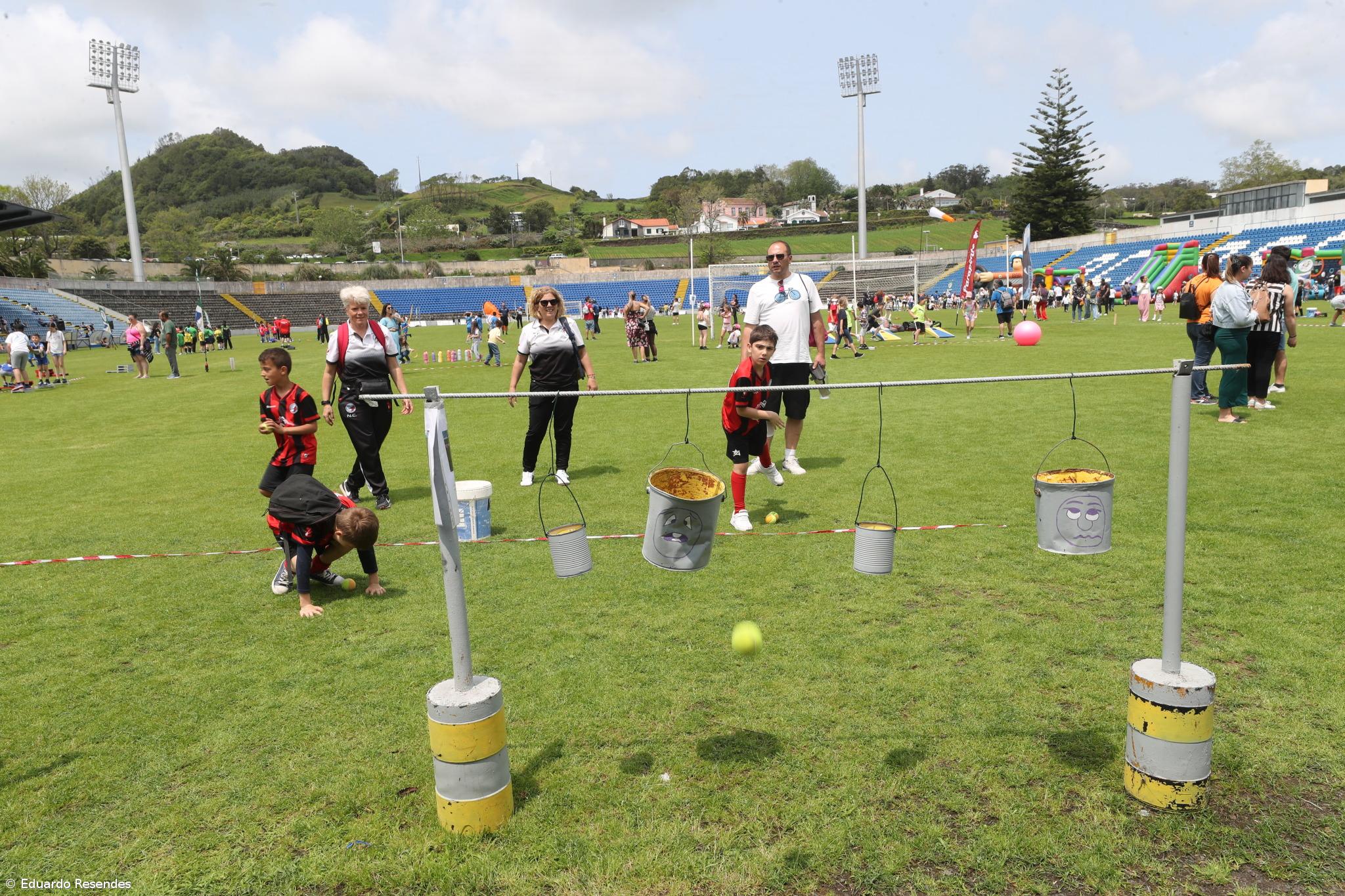 Estádio de São Miguel acolhe Encontro de Escolinhas do Desporto – Imagem 1