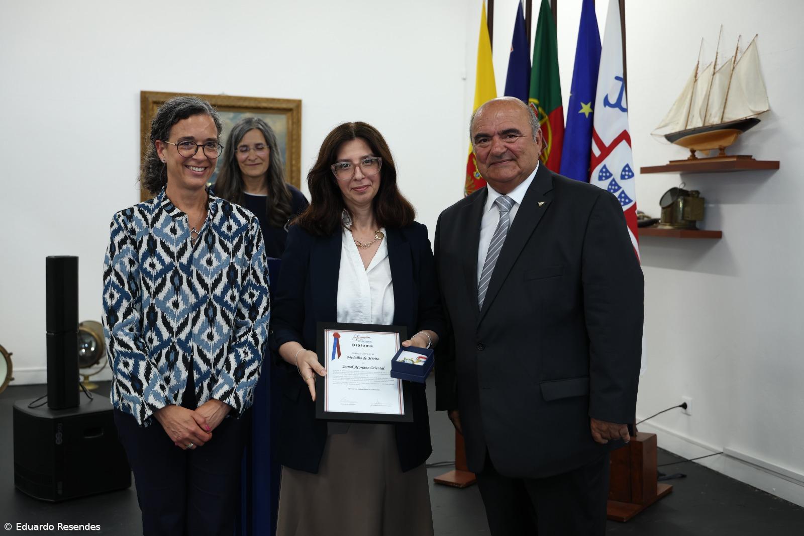 Açoriano Oriental distinguido com a Medalha de Mérito pelo CNPDL – Imagem 1