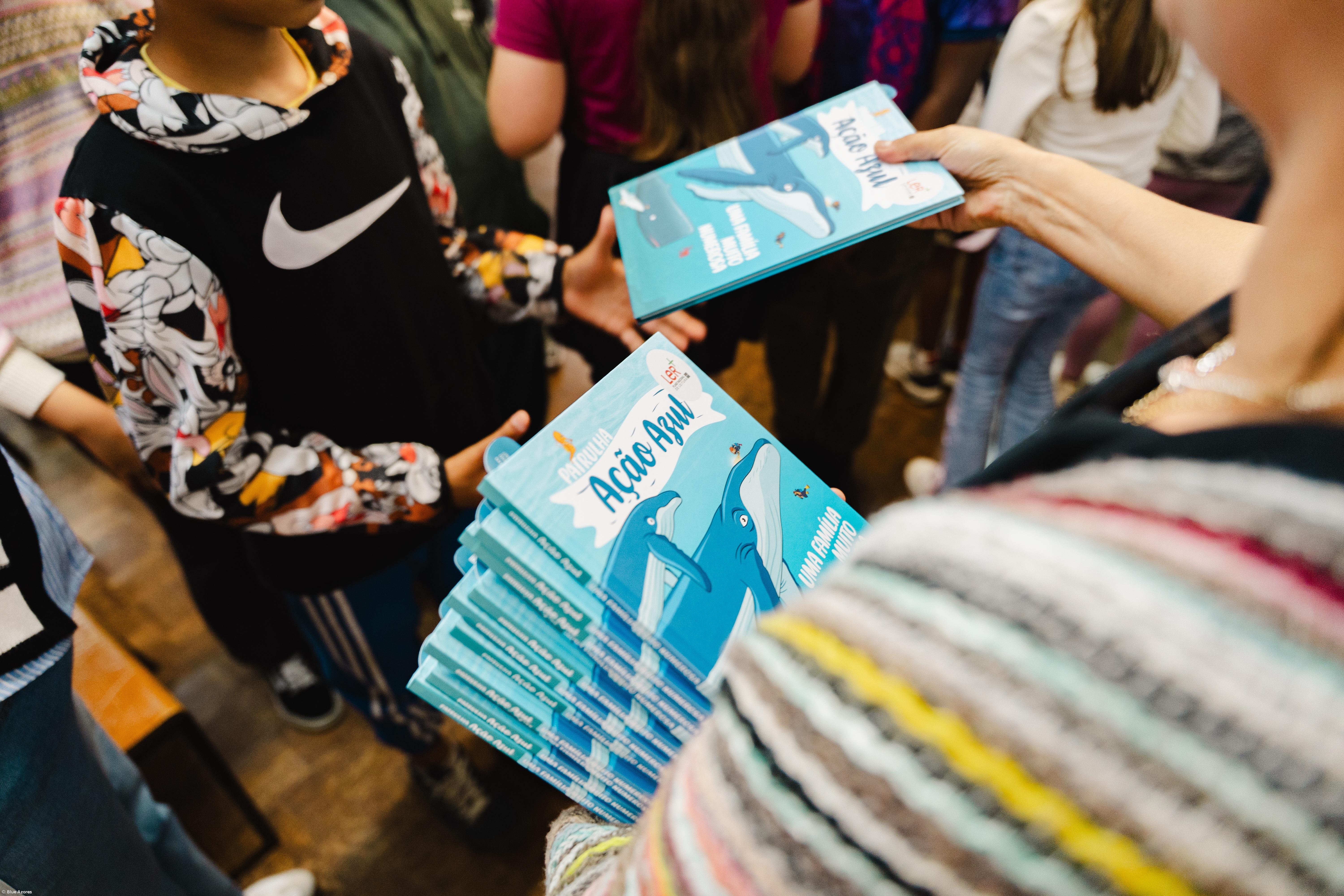 Alunos açorianos recebem livros para reforçar literacia sobre oceano – Imagem 1