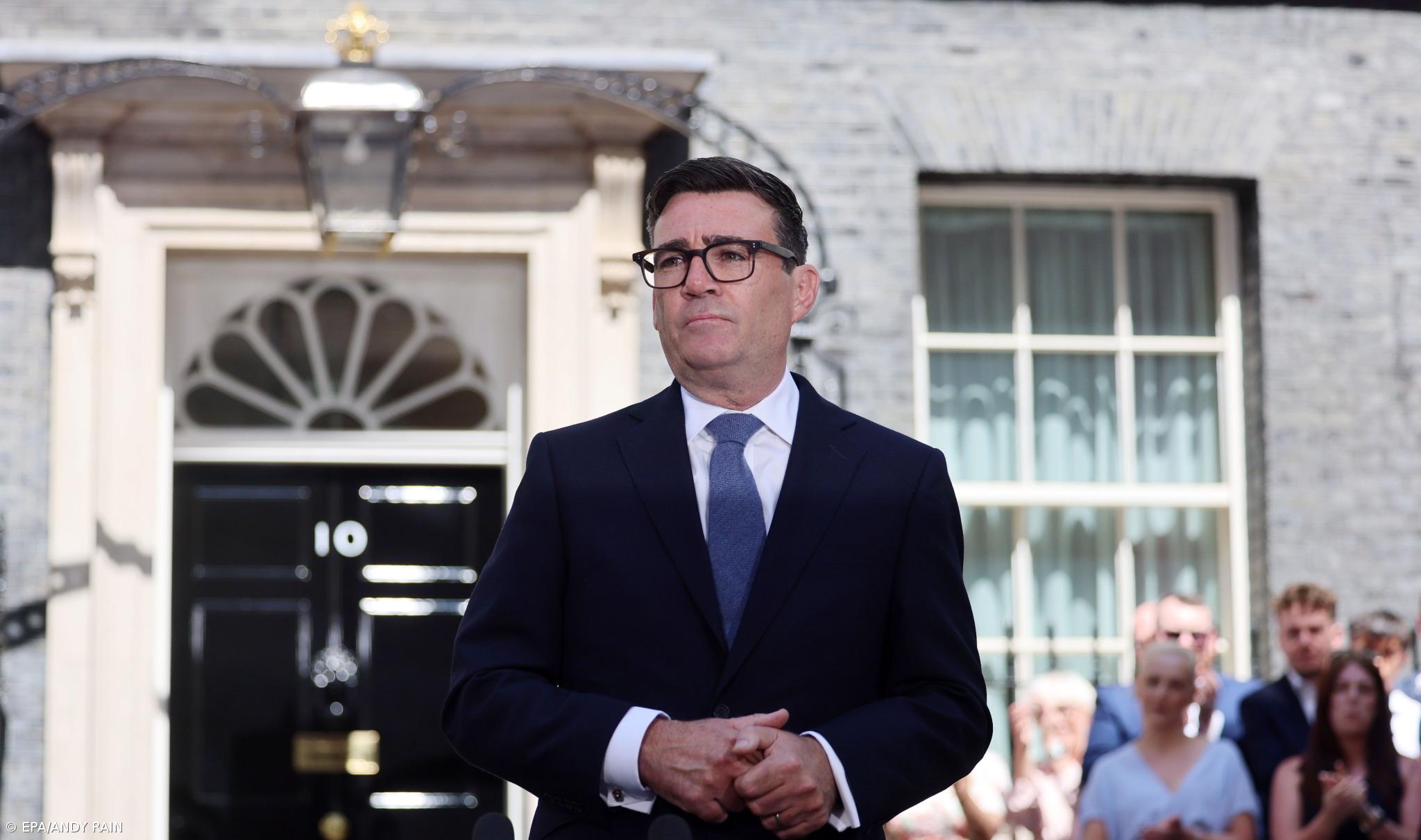 Novo PM britânico Andy Burnham inicia remodelação e dispensa vários ministros – Imagem 1