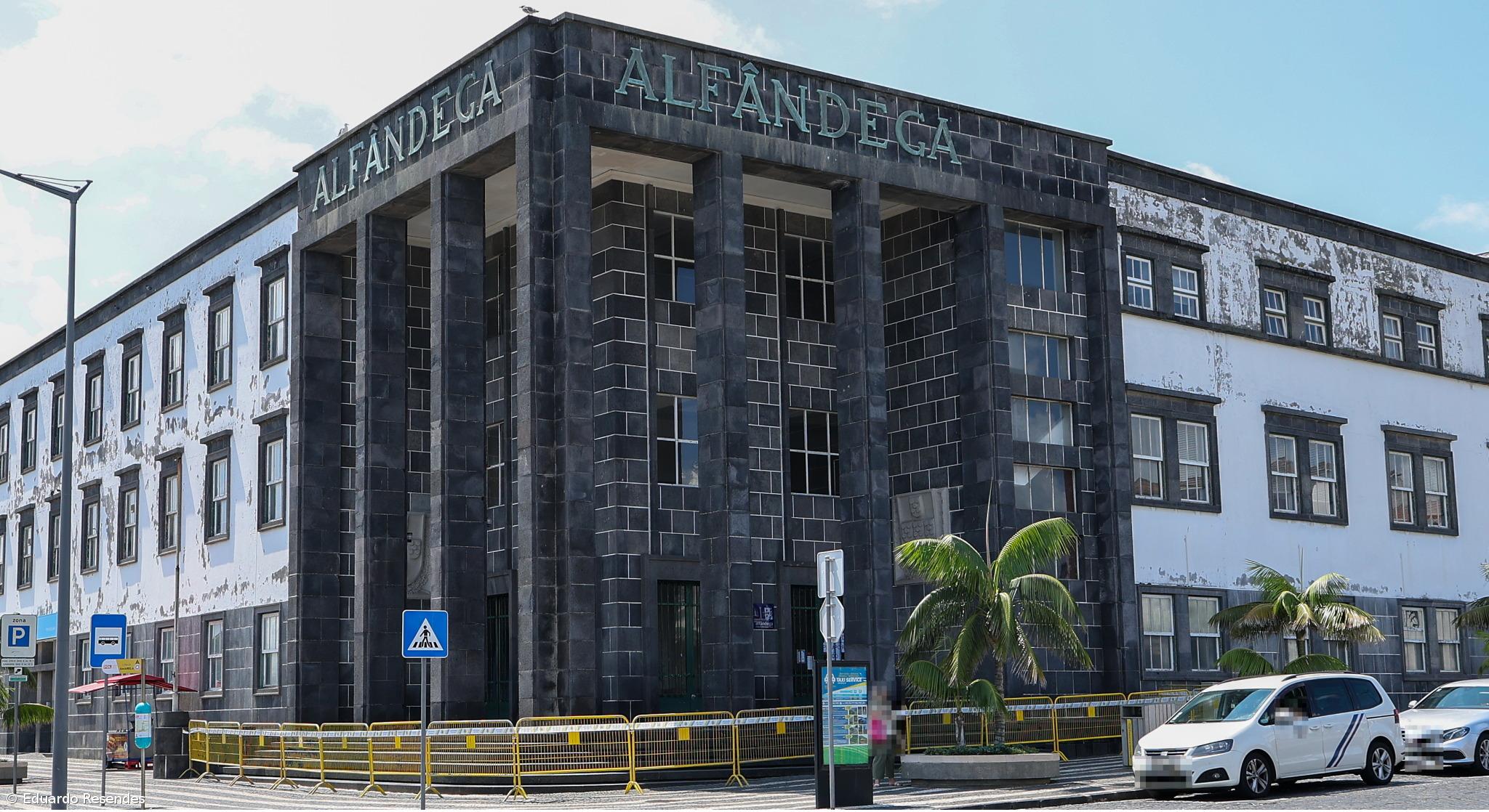 Sindicato queixa-se das condições das Finanças de Ponta Delgada – Imagem 1