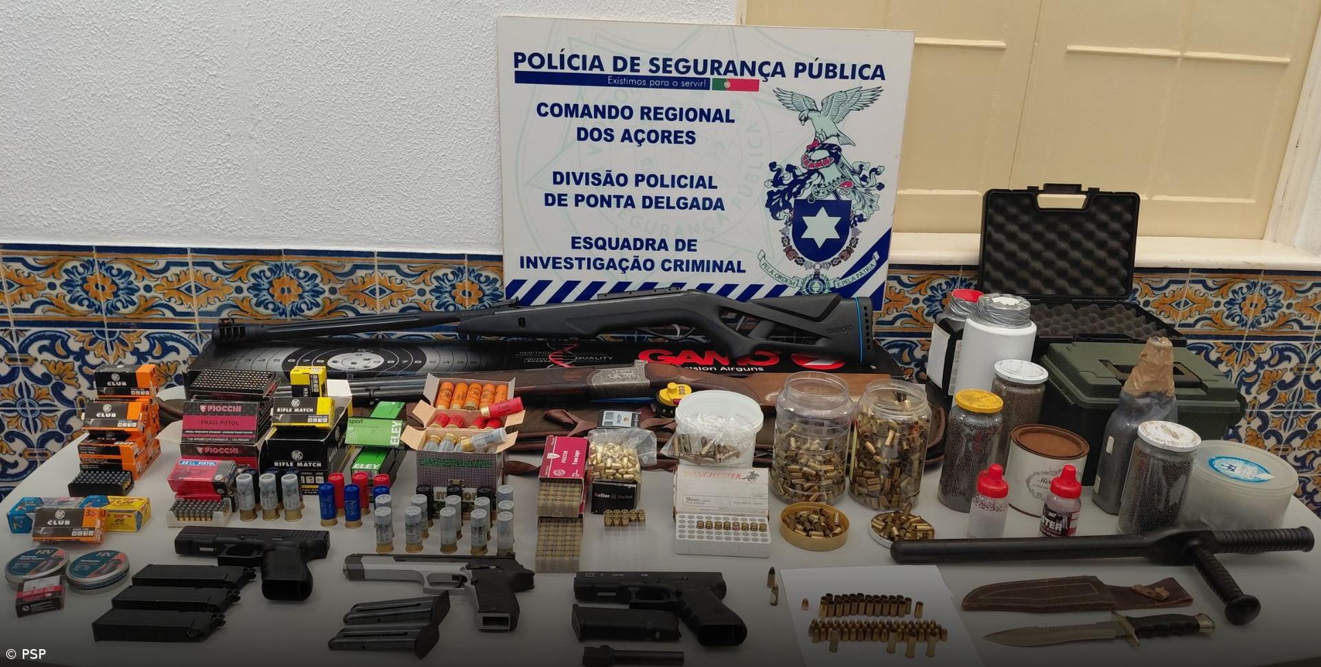 PSP apreende armas, munições e material destinado à recarga de munições – Imagem 1
