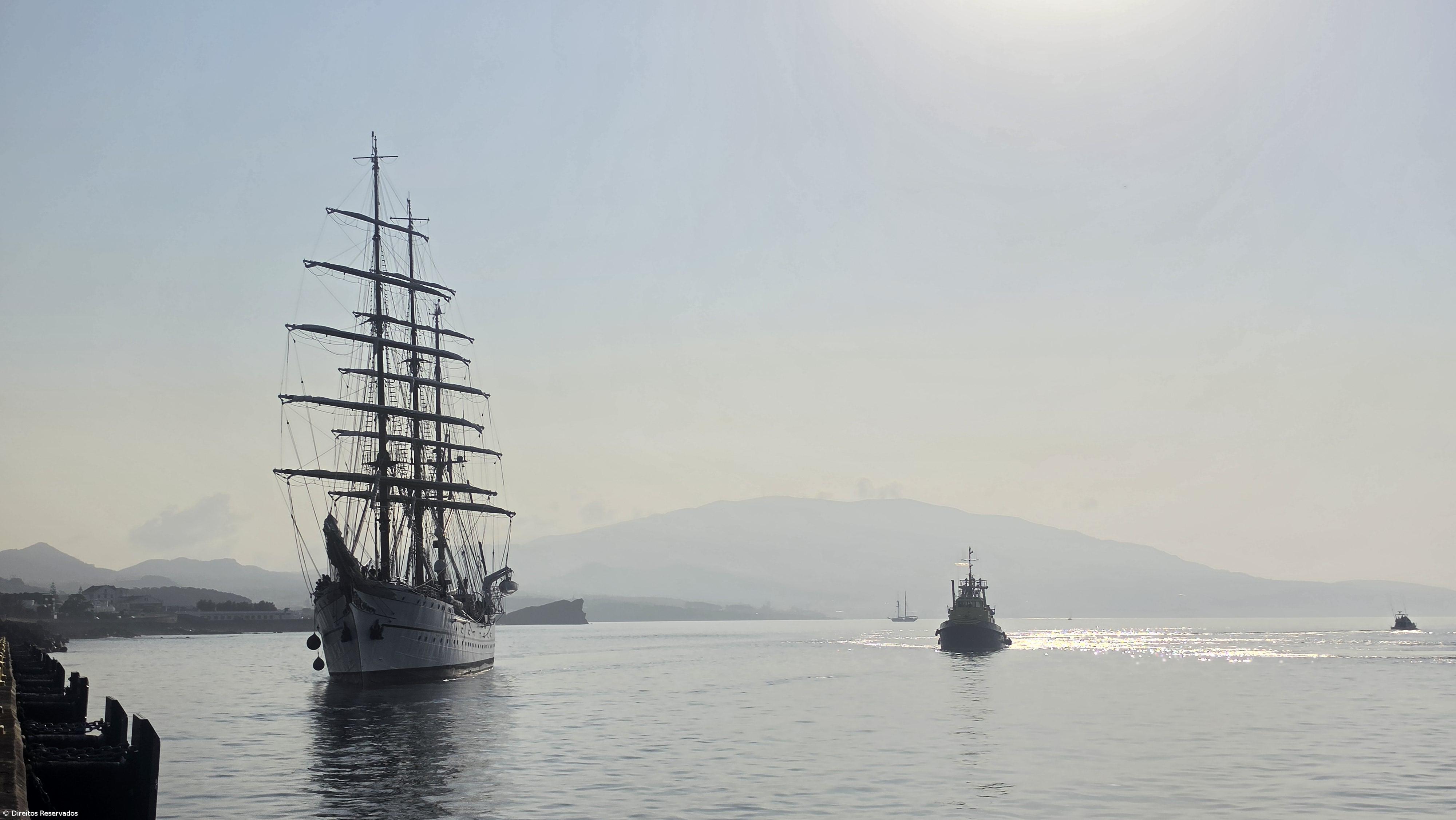Medalha de Craig Mello a bordo do navio-escola Sagres – Imagem 1