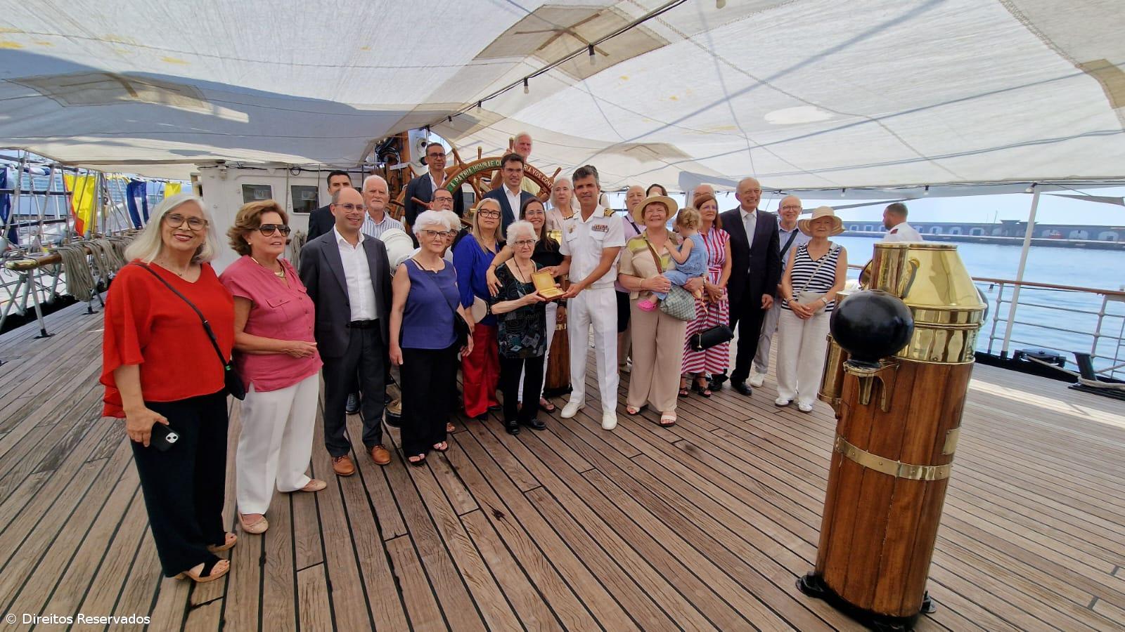 Medalha de Craig Mello a bordo do navio-escola Sagres – Imagem 2