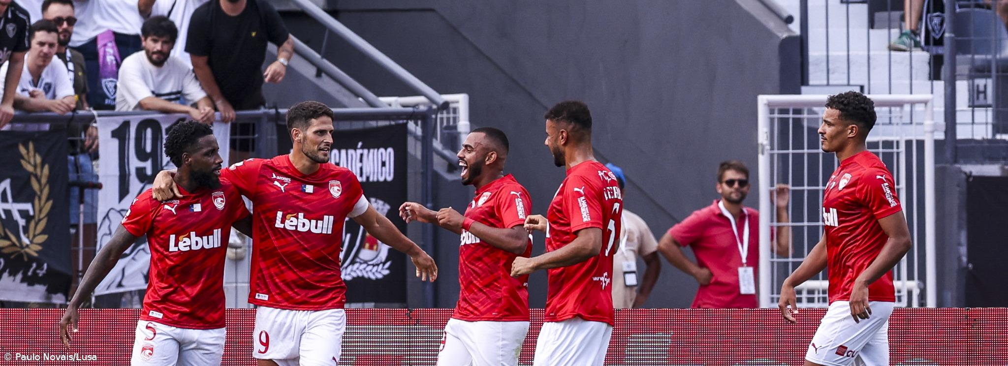 Penálti dita primeiro triunfo do Santa Clara na época  – Imagem 1