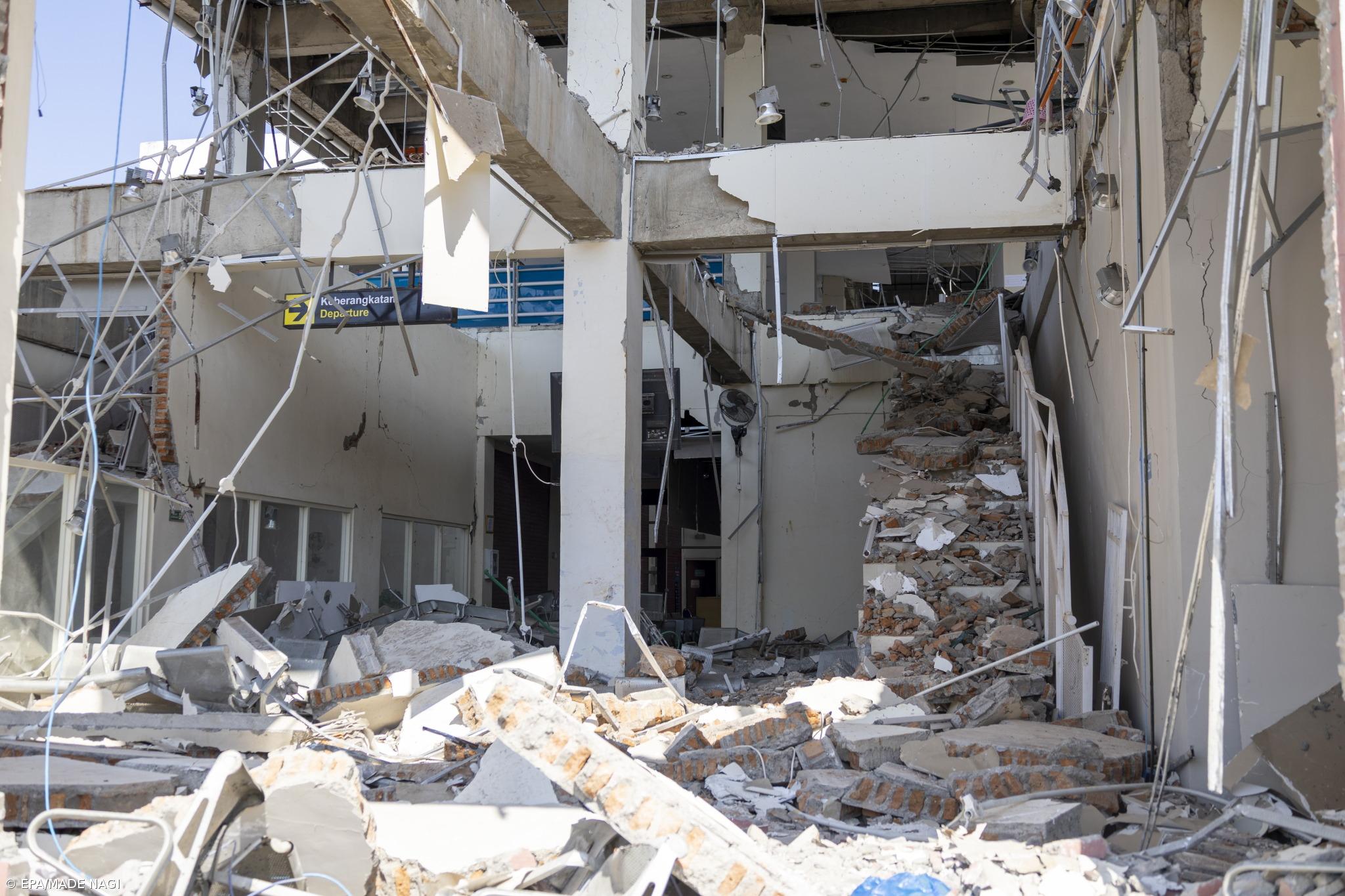 Indonésia eleva para 68 mortos e 213 feridos balanço do sismo de sábado – Imagem 1