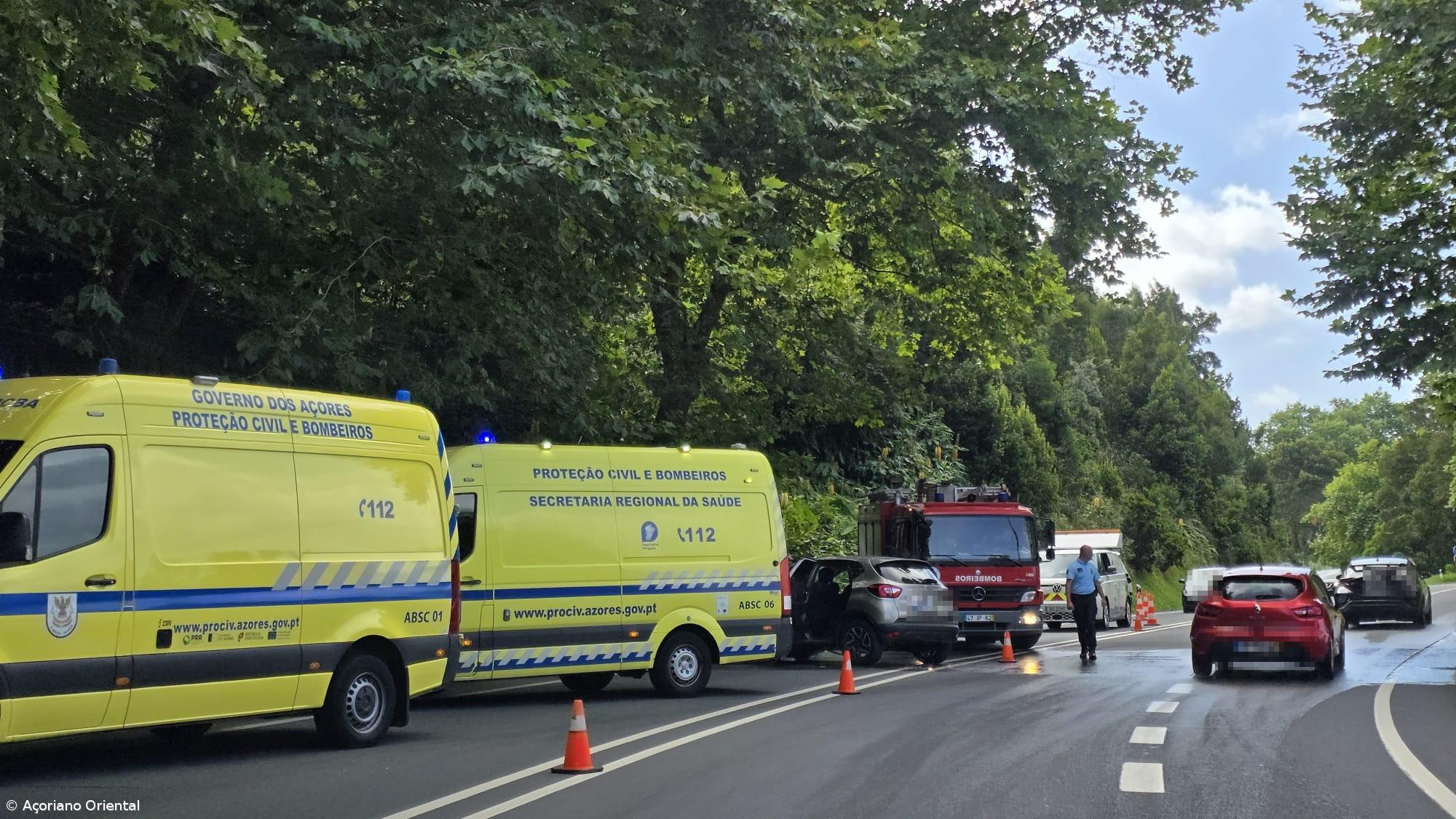 Três feridos em acidente na SCUT entre Ribeira Grande e Nordeste – Imagem 1