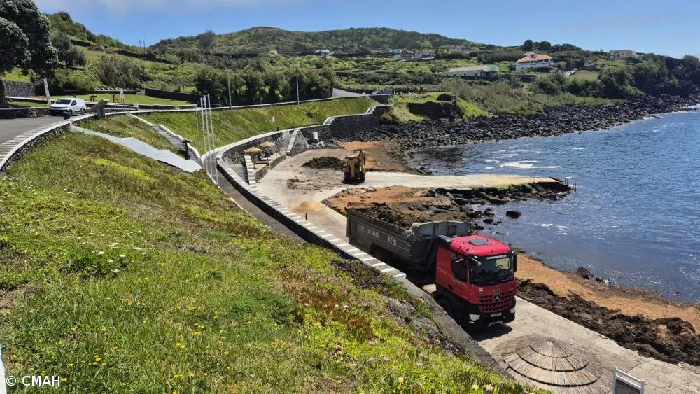 Câmara Municipal de Angra do Heroísmo já fez mais de 20 ações de limpeza e remoção de algas – Imagem 1