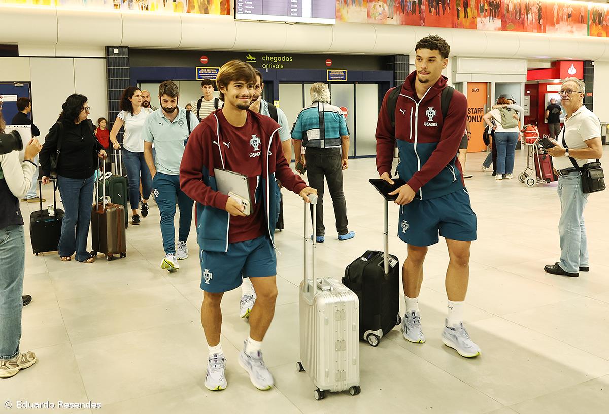 Chegada discreta da Seleção de Sub-21 a Ponta Delgada  – Imagem 3
