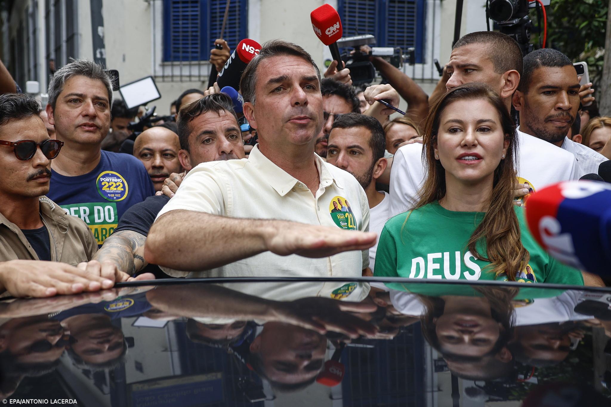 Flávio Bolsonaro e Lula disputam segunda volta das presidenciais no Brasil – Imagem 1