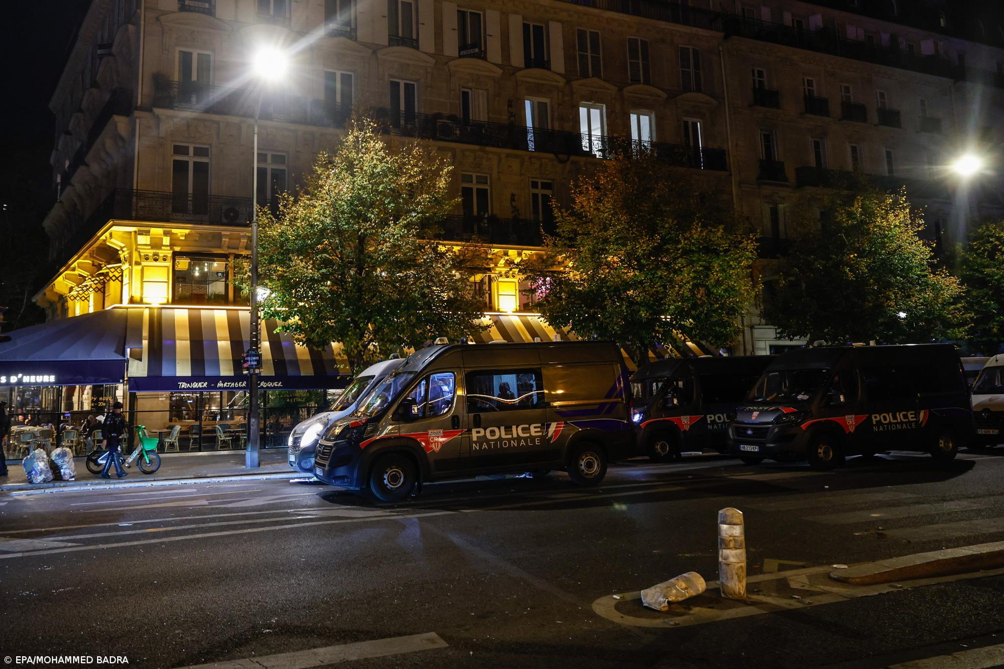 Bruxelas defende direito à manifestação pacífica na UE mas condena incêndios e saques – Imagem 1