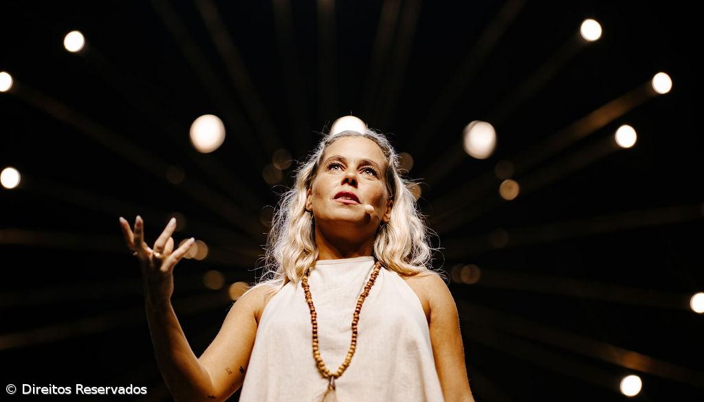 “Namastê” de Inês Aires Pereira na Lagoa – Imagem 1