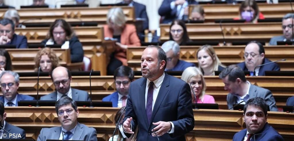 Montenegro desafiado a cumprir promessas com os açorianos – Imagem 1