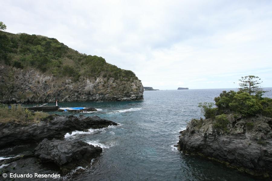 Primeiro hastear da Bandeira Azul hoje na zona da Caloura – Imagem 1