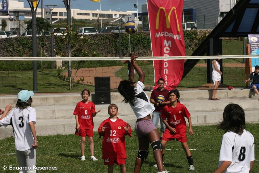 Fonte de Bastardo na frente do Torneio Internacional – Imagem 1