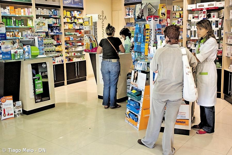 Associação lamenta que farmácias fiquem excluídas de vacinar pessoas com mais de 84 anos – Imagem 1