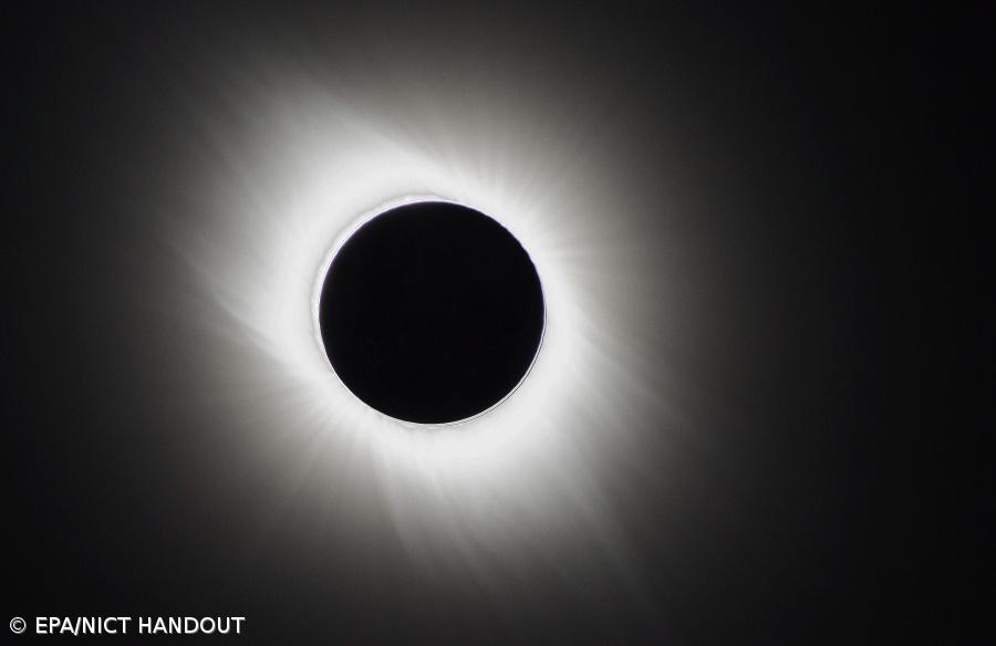 Astrofísico alerta para uso de óculos certificados para observar o eclipse solar – Imagem 1