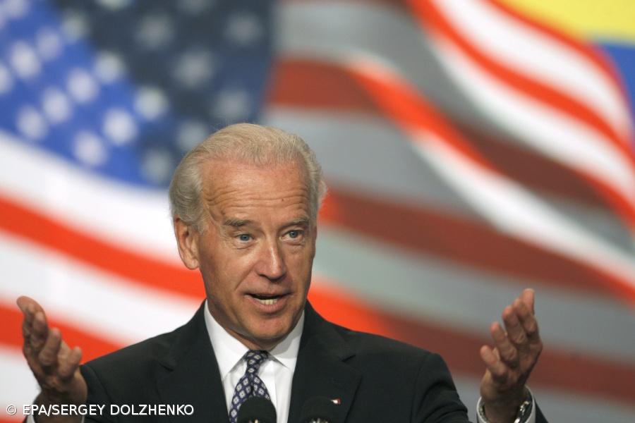 Debate de primárias Democratas na 3.ª feira dominado por destituição e Médio Oriente – Imagem 1