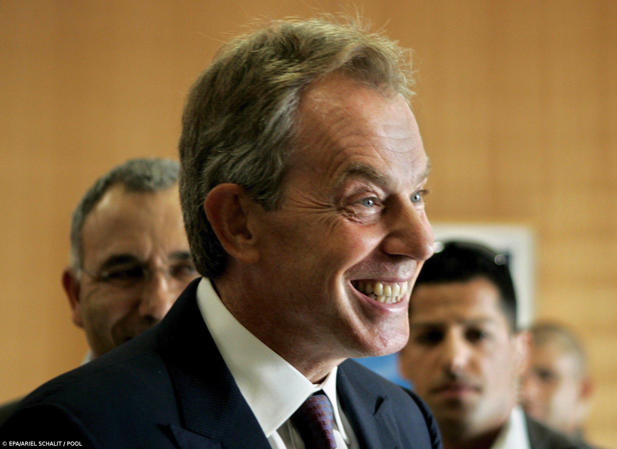 Blair "descontente" com a forma como Gordon Brown lidera Partido Trabalhista  – Imagem 1