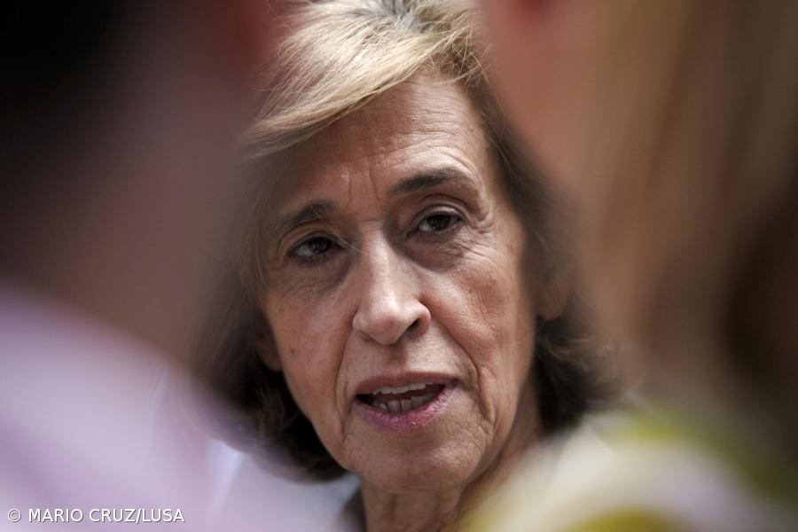 Não estamos em tempos de radicalismos mas de moderação, diz Ferreira Leite – Imagem 1