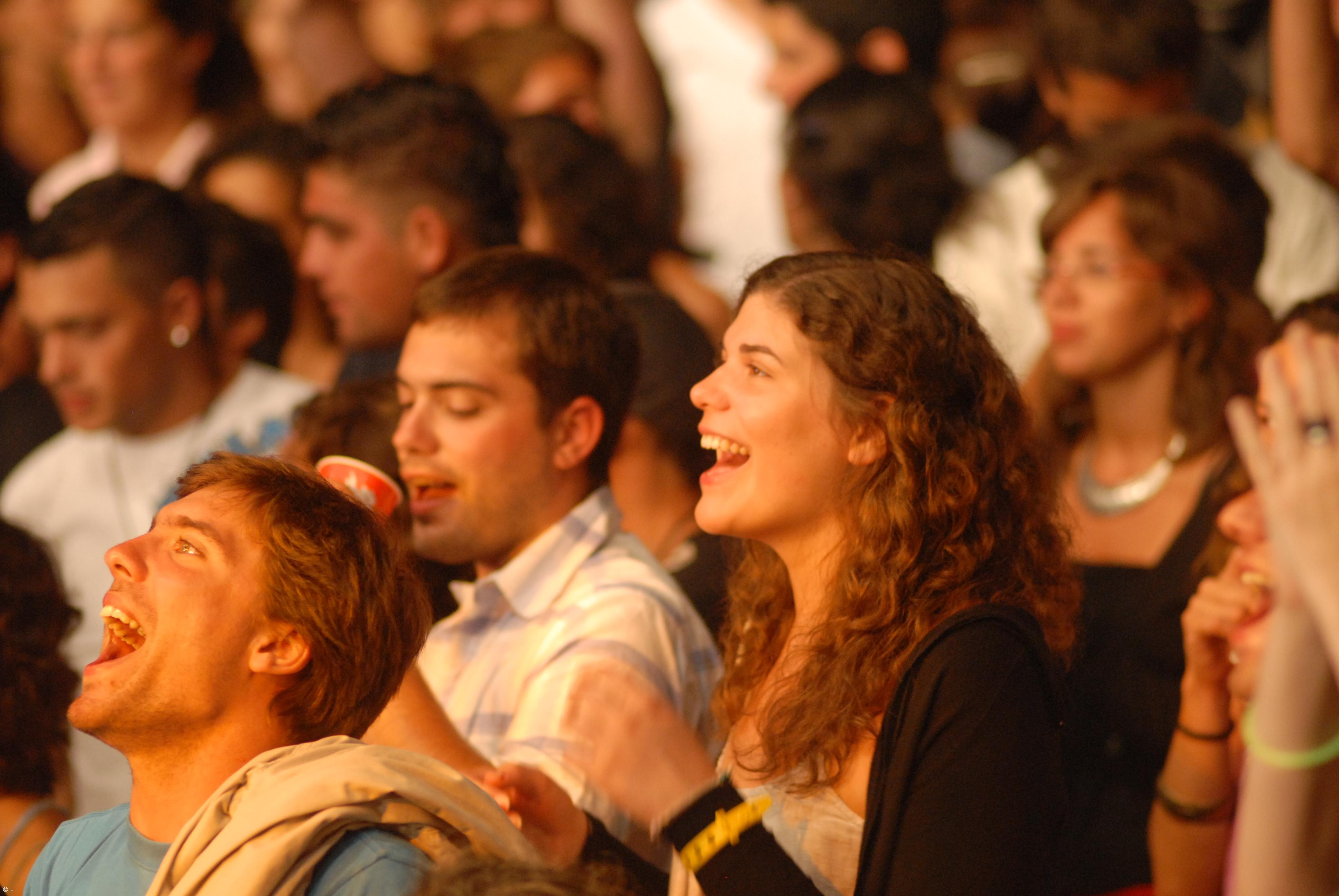 Marcas de telemóveis, cerveja, café e bancos garantem que vão manter patrocínios aos festivais de música – Imagem 1
