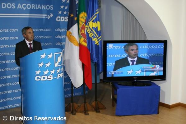 CDS-PP "completamente de acordo" com remodelação no Governo dos Açores  – Imagem 1