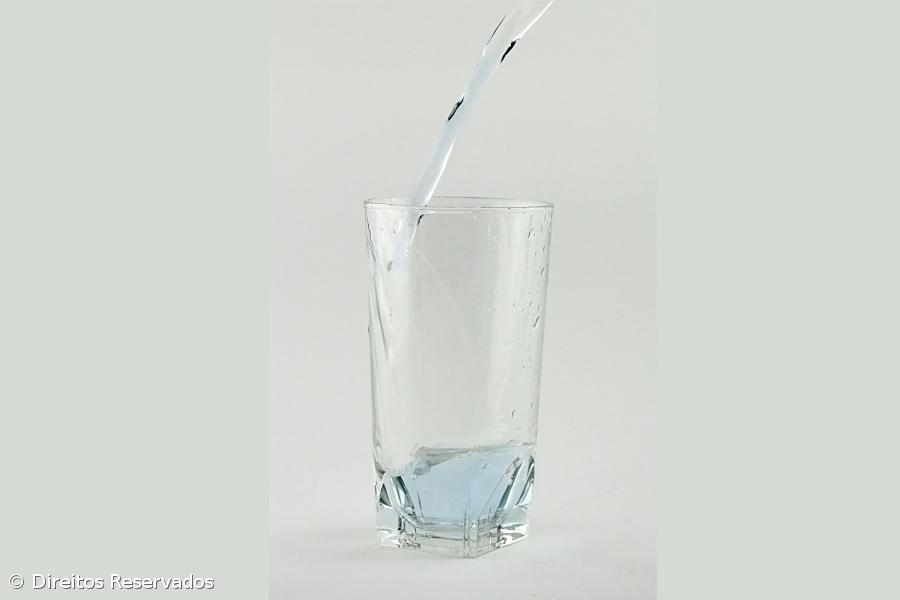 Borras de café usadas para obter água potável – Imagem 1