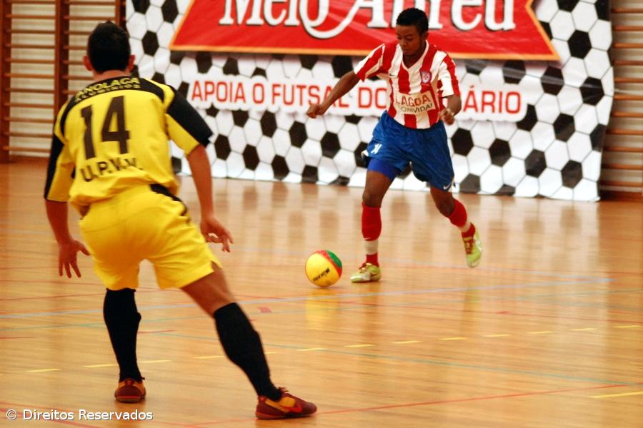 Quatro tentos fabris em festival de golos falhados – Imagem 1