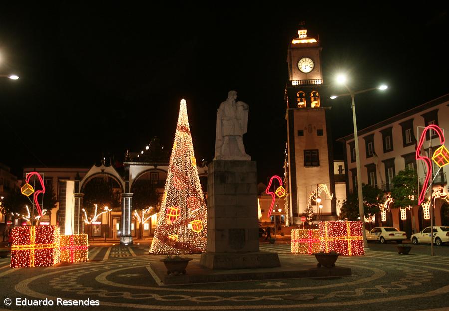 Iluminação de Natal inaugurada em Ponta Delgada – Imagem 1