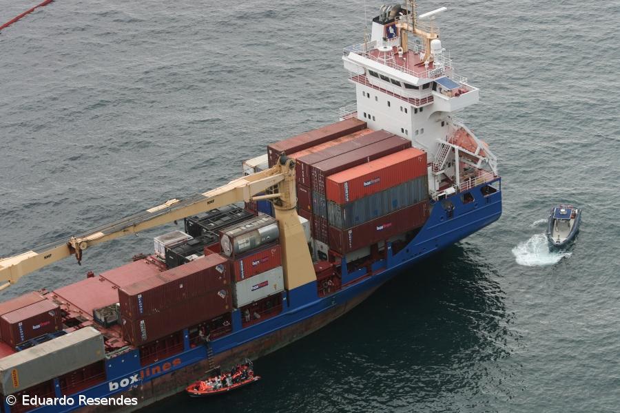 Mergulhadores estão a inspeccionar casco do São Gabriel – Imagem 1