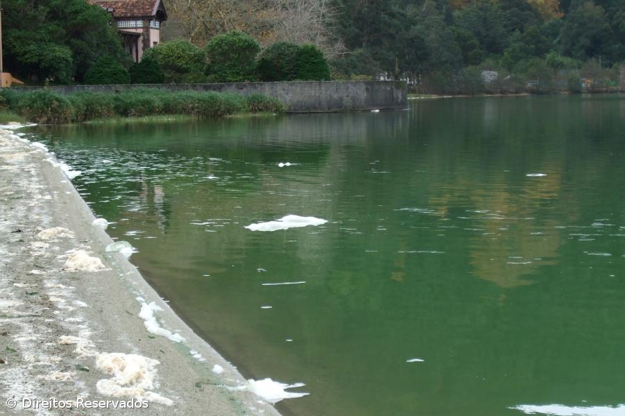 Espumas junto à Lagoa das Furnas – Imagem 1