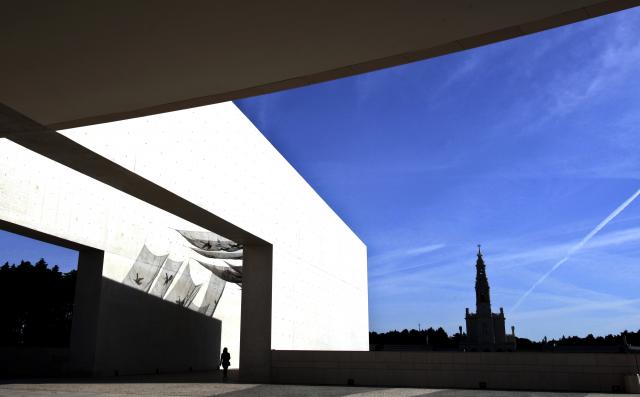 Sinos em Fátima tocaram "vários minutos" após fumo branco em Roma