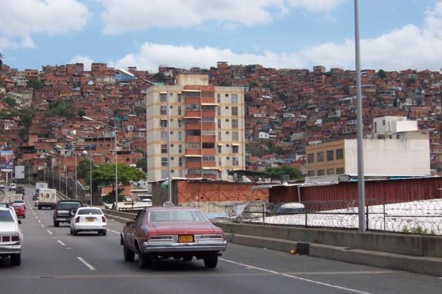 Luso-venezuelanos pedem presença mais forte e ativa de Portugal no apoio a carenciados