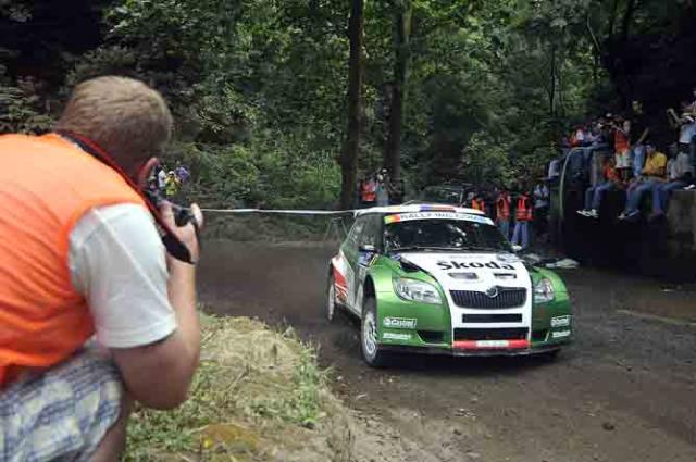 Kopecký assume liderança