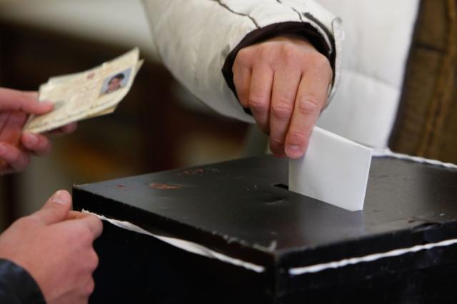 Afluência às urnas às 16:00 situava-se nos 34,37%