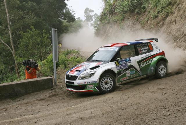 Chuva obrigou a mudança de pneus de Mikkelsen