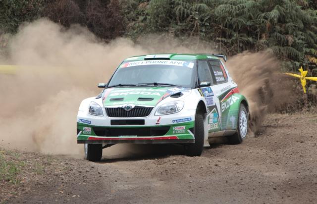 Hanninen e Mikkelsen lutam ao segundo pela vitória na prova