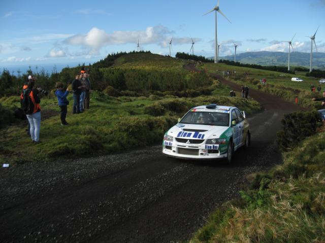 Pilotos a fundo no parque eólico dos Graminhais